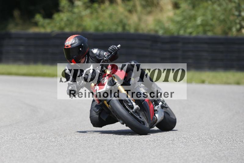 /27 12.06.2025 Ducati Schweiz Trackday Warmup  ADR/gelb-jeaune/32